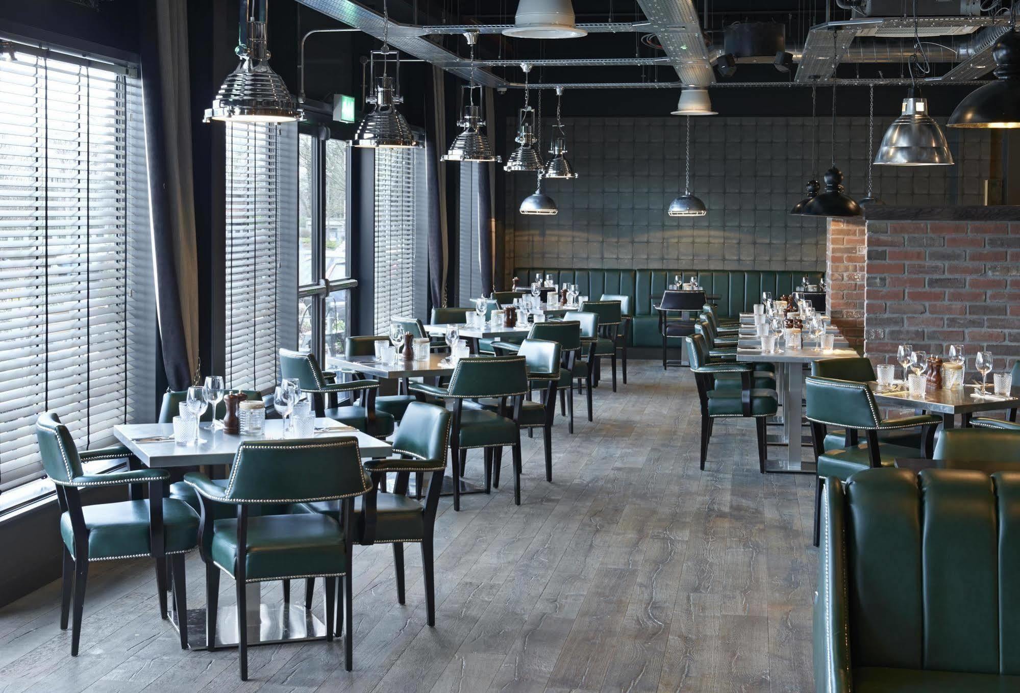 Village Hotel Единбург Екстер'єр фото